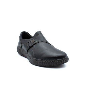 CLARKS Caroline Pearl ouvre sa boutique