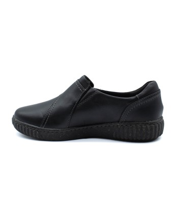 CLARKS Caroline Pearl ouvre sa boutique